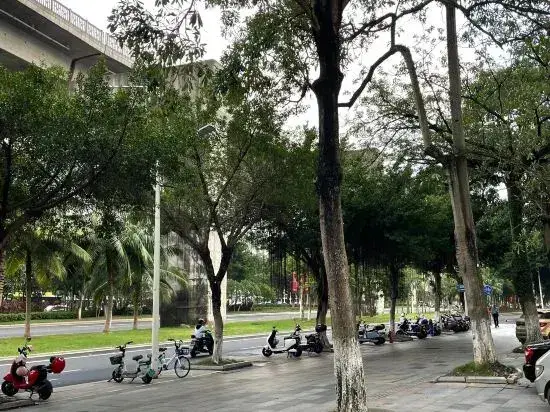 Хайкоу: Haikou Muyue Intelligent Hotel (Wuyue Plaza High-speed Railway East Station)