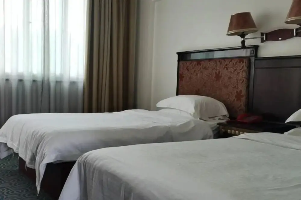 Чунцзо: Sunshine Hotel