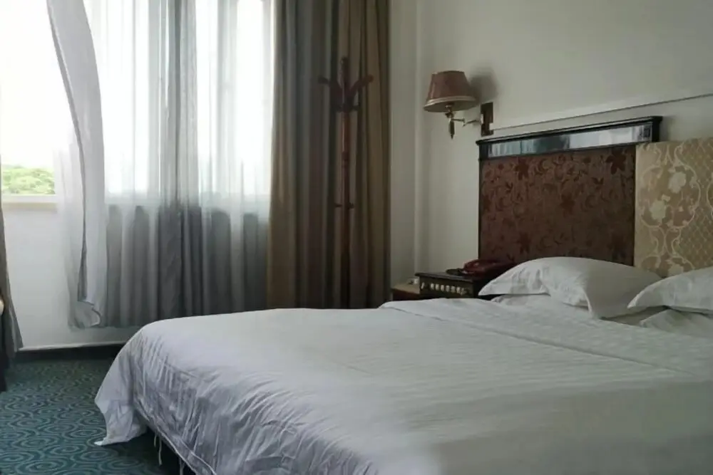 Чунцзо: Sunshine Hotel