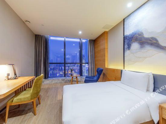 Чунцин: T-moon Hotel (Jiefangbei Hongyadong)