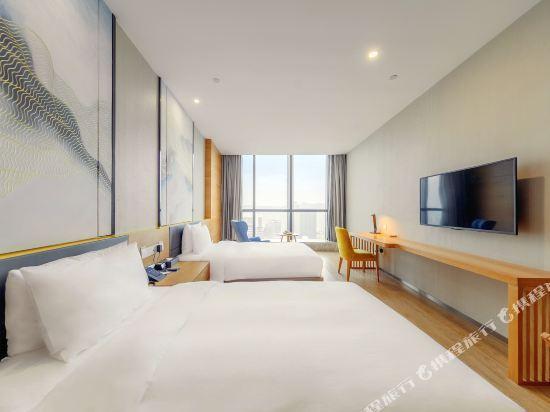 Чунцин: T-moon Hotel (Jiefangbei Hongyadong)