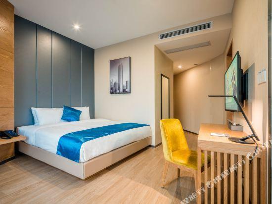 Чунцин: T-moon Hotel (Jiefangbei Hongyadong)