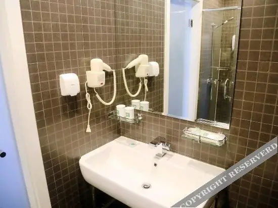 Далянь: Motel 168 (Dalian Xinghai Bay Wuyi Road Nansha Street)