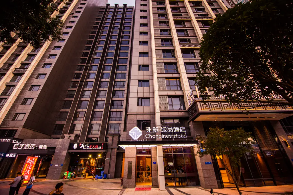 Chonpines Hotels·Chongqing Jiefangbei Hongyadong — фото 1