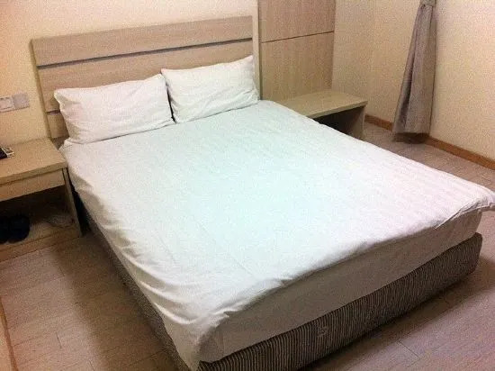 Шанхай: Jinqilin Hostel (Shanghai Waigaoqiao Free Trade Zone)