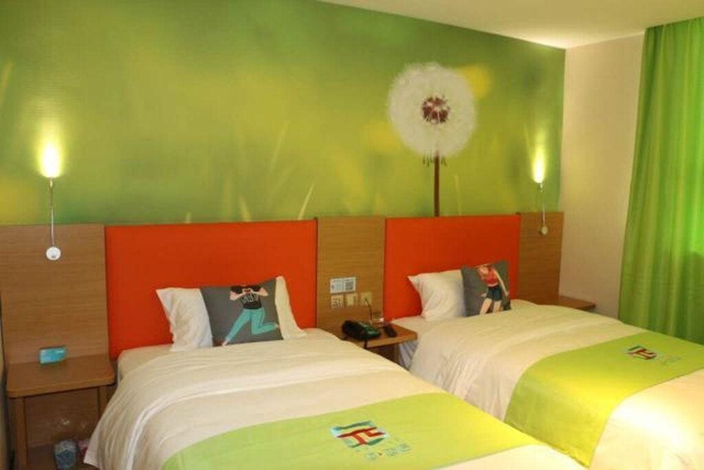 Инин: Pai Hotel Yining Huarui Hanren Street Dabazha