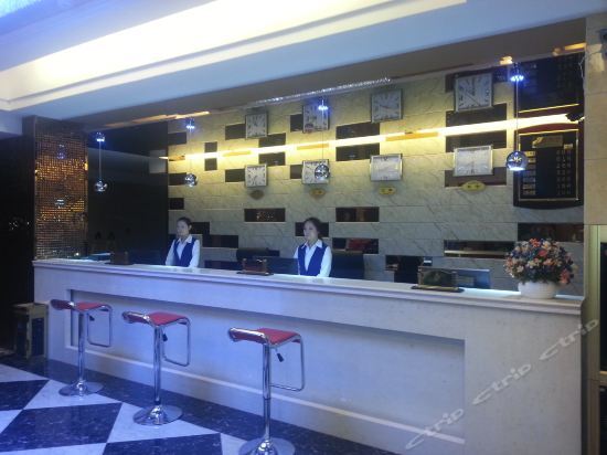 Хами: Xinhua Business Hotel