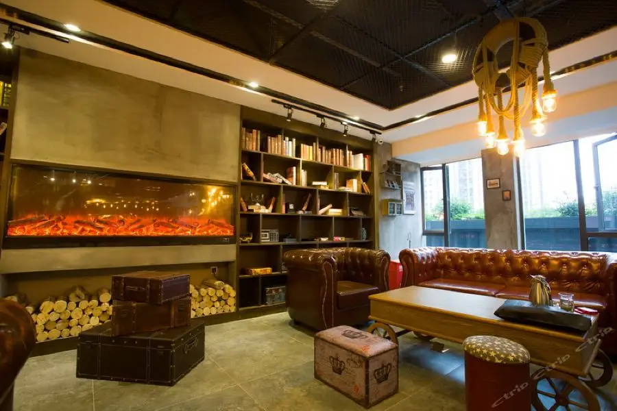 Чэнду: James Joyce Coffetel (Chengdu Jianshe Road Dongjiao Jiyi Square)