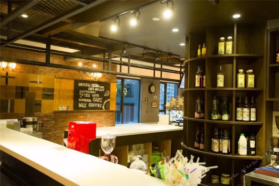 James Joyce Coffetel (Chengdu Jianshe Road Dongjiao Jiyi Square) — фото 1