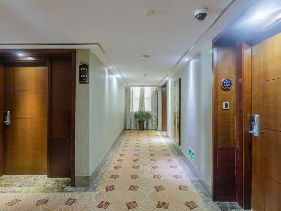Чжунсян: Zhongxiang Fengshuoyuan International Hotel (Zhongbai Plaza Bus Terminal)