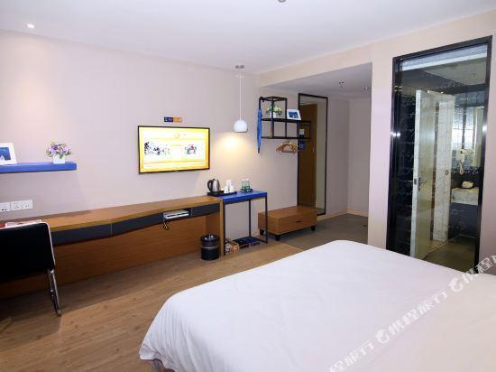 Ухань: Yeste Hotel (Wuhan Optics Valley Sports College)