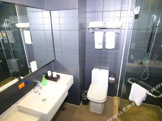 Ухань: Yeste Hotel (Wuhan Optics Valley Sports College)