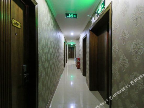Иу: Lijing Hotel