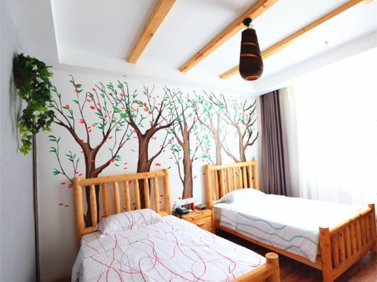 Мую: Shennongjia Auspicious Clouds Building Forest Hotel