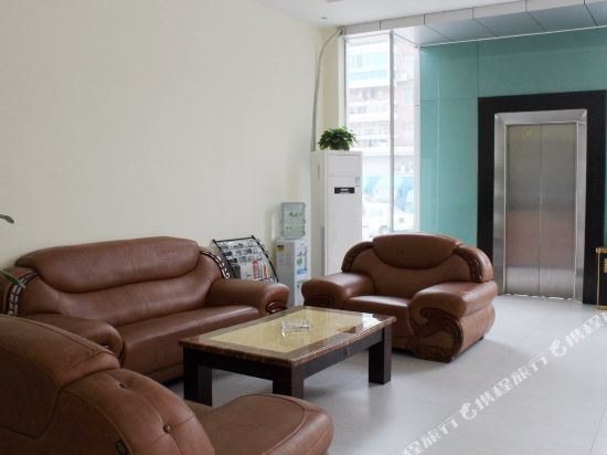 Гуанчжоу: E Jia Hotel Chain (Guangzhou Nanzhou Metro Station)