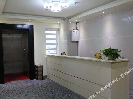 Гуанчжоу: E Jia Hotel Chain (Guangzhou Nanzhou Metro Station)