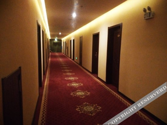 Home Inn Huayi Hotel (Kangping Hanguang Street) — фото 1