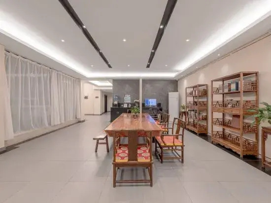 Юйси: Cloud Four Seasons Shangpin Hotel (Yuxi Taobao Street Wanda Plaza Branch)