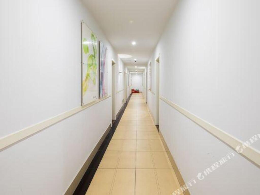 Нанкин: 100 Inn Liangpin Hotel (Nanjing Maigaoqiao Subway Station)