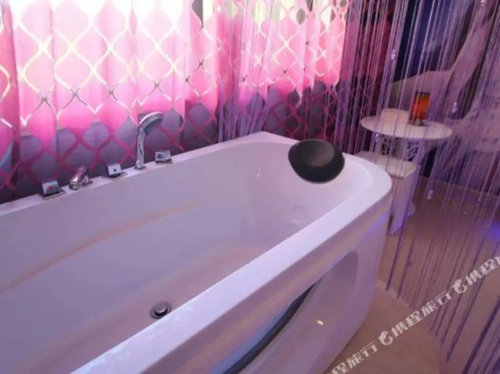 Шанхай: Light Stay·Noli Theme Hotel (Shanghai Fengxian Nanqiao Branch)