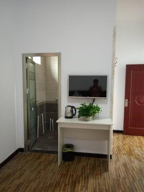 Цзюцюань: Donglai Hostel Dunhuang