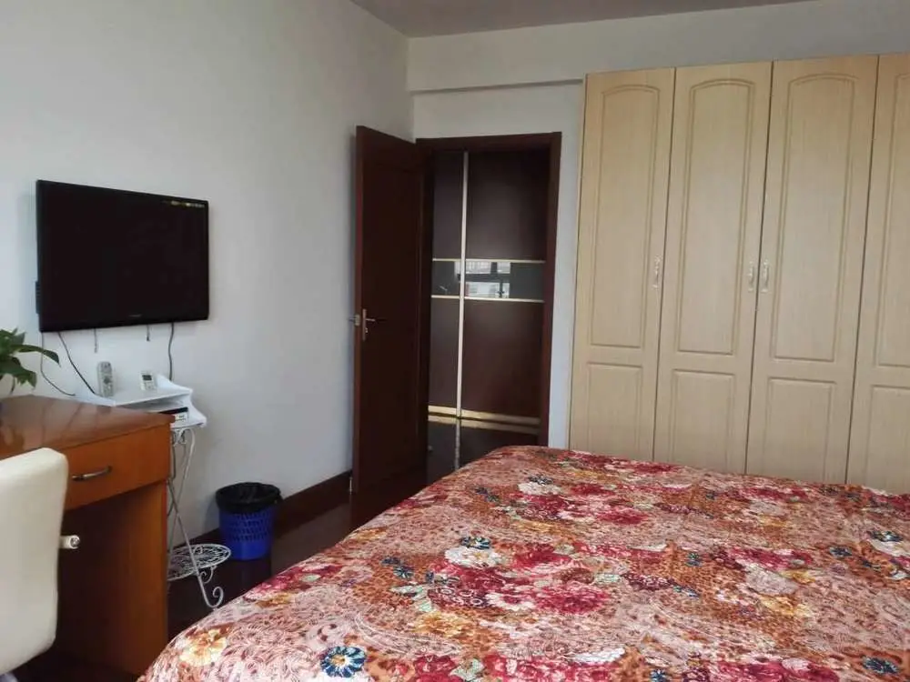 Шанхай: Xiaoqin Home near Joaotong University, Zizhu Park