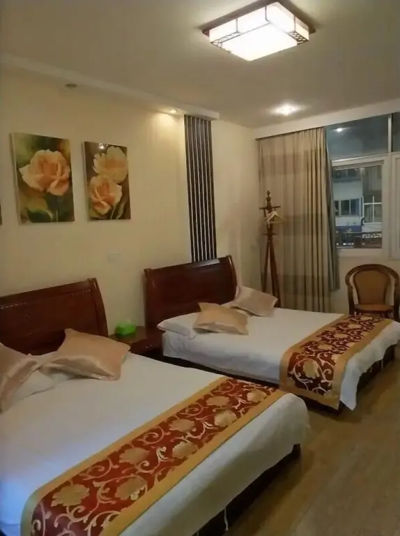 Цзясинь: Yue Yue Theme Hostel