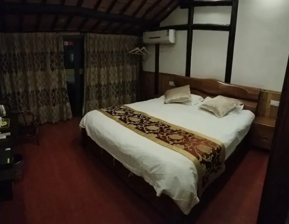 Цзясинь: Yue Yue Theme Hostel