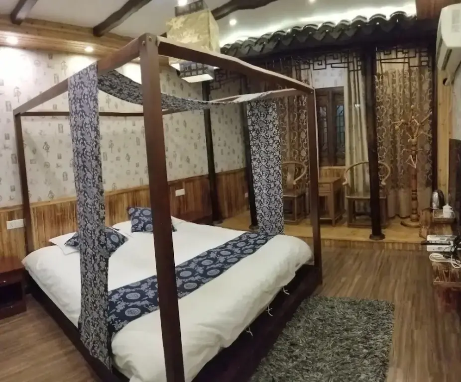 Цзясинь: Yue Yue Theme Hostel