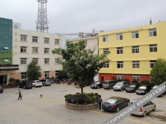 Дали: Heqing Hotel