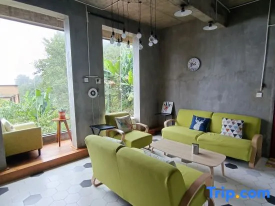 Пугао Лаочжай: Jiafang Yizhan Hotel