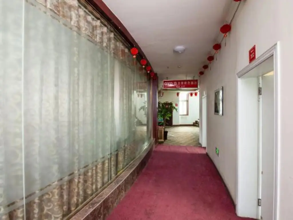 Longjing Business Hotel — фото 1
