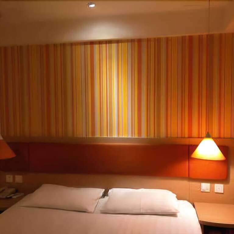 Инин: Home Inn