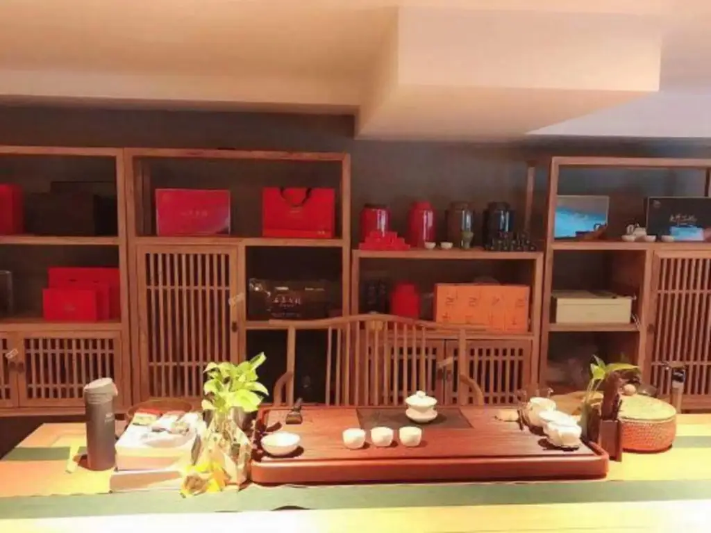 Шанхай: Shanghai Heyi Hotel (Shanghai Hongqiao Qilin Road Subway Station)
