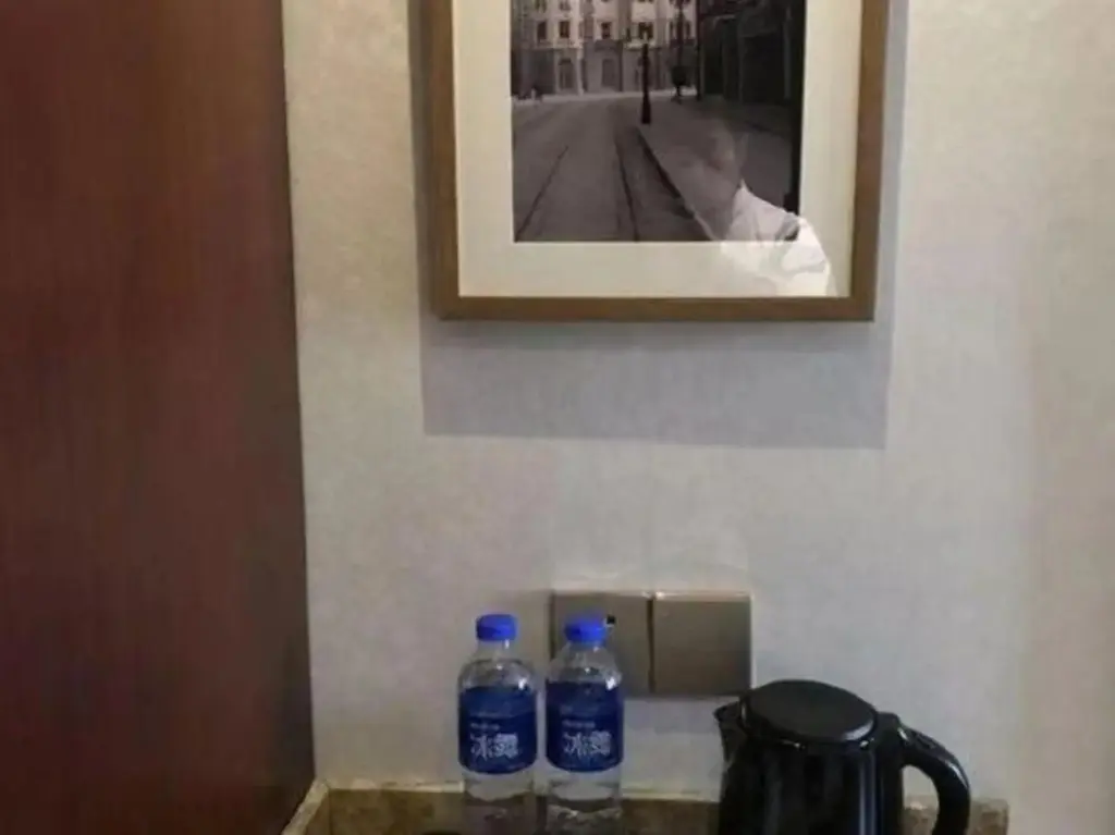 Шанхай: Shanghai Heyi Hotel (Shanghai Hongqiao Qilin Road Subway Station)