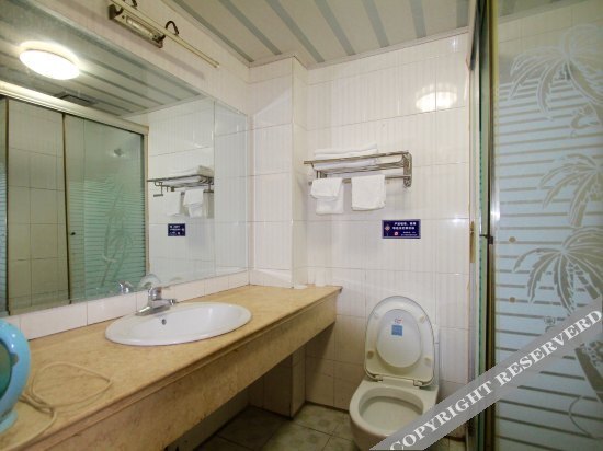 Цзясинь: Yumin Hostel