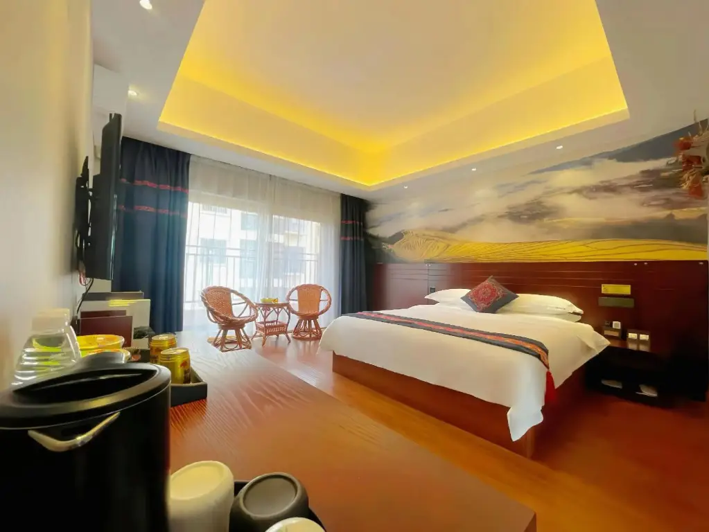 Ляньчжу: Mijng Qiyuan Minority Theme Hotel