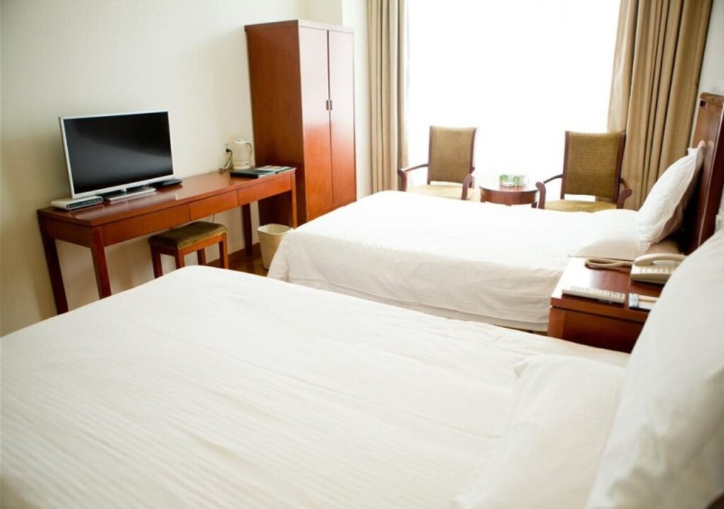 Шанхай: GreenTree Inn ShangHai PuDong New District TangQiao Metro Station Expr
