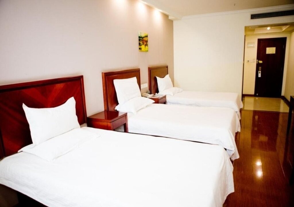 Шанхай: GreenTree Inn ShangHai PuDong New District TangQiao Metro Station Expr