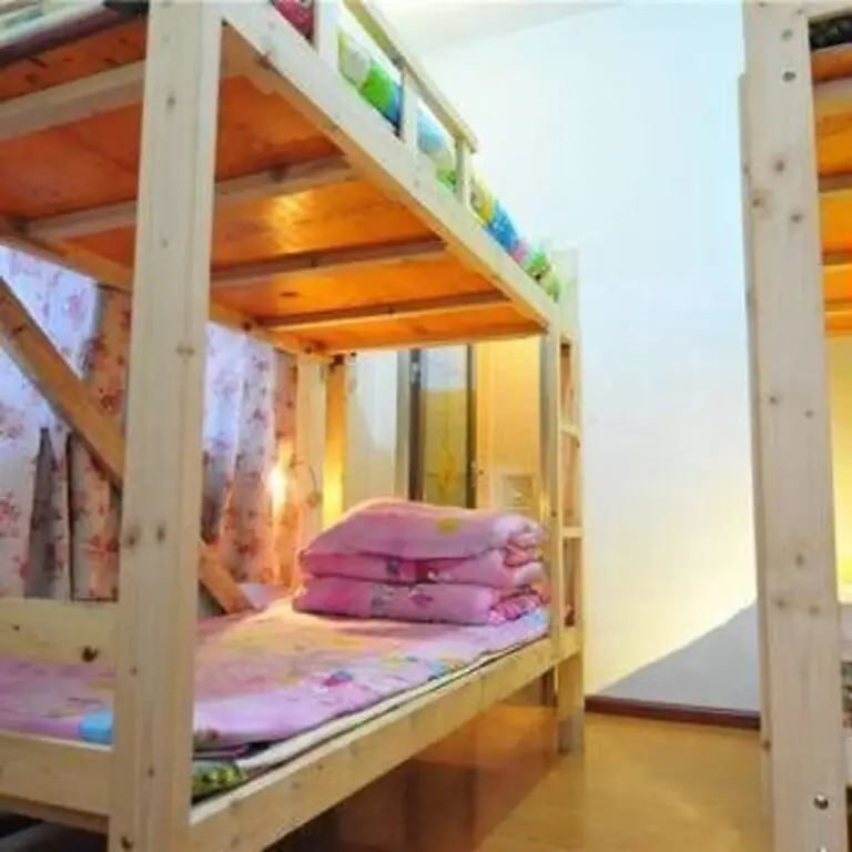Дали: Letu International Hostel