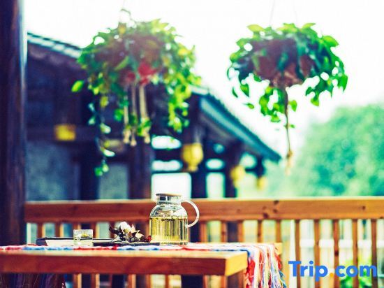 Яншо: Qingju Thatched Cottage Inn