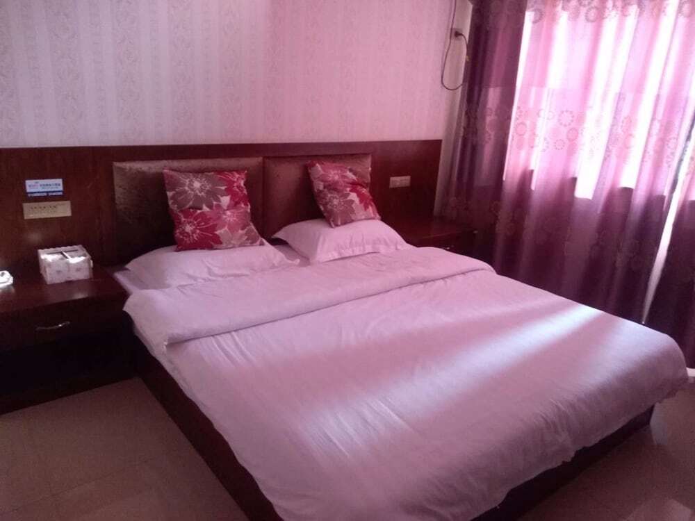 Цзясинь: Wuzhen Yuanyang Pavilion Inn