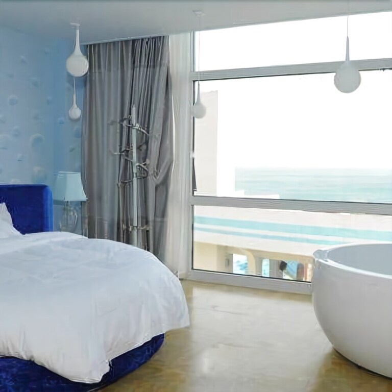 Циндао: New Aiyue Hotel (Qingdao Haichang Polar Ocean World)