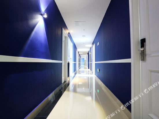 Нанкин: 100 Inn (Nanjing Hohai University Subway Station)