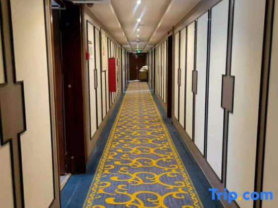 Урумчи: Huaxuan Collection Hotel (Wuxing North Road, Shuimogou District, Urumqi)