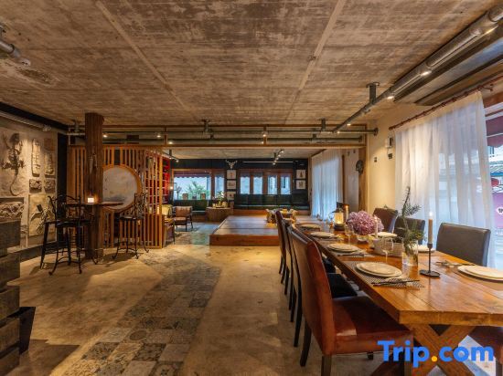 Хучжоу: Xicen Summer House on Mogan Mountain