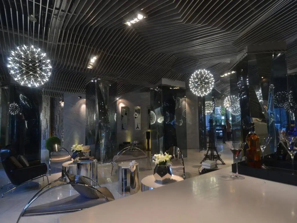 Дали: Dali N Hotel