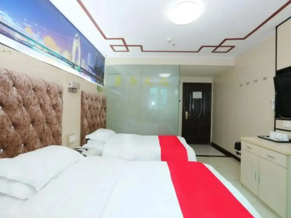Гуанчжоу: Jiutian Hotel (Baixin Plaza, Baiyun Railway Station, Guangzhou)