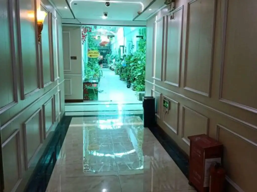 Гуанчжоу: Jiutian Hotel (Baixin Plaza, Baiyun Railway Station, Guangzhou)