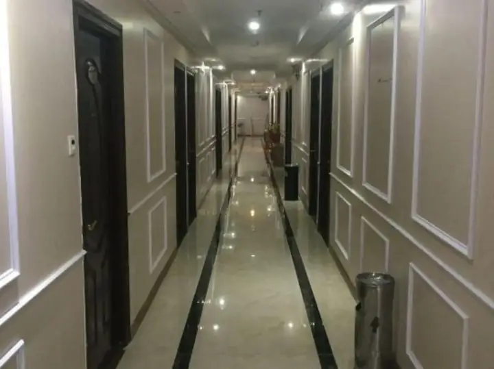 Гуанчжоу: Jiutian Hotel (Baixin Plaza, Baiyun Railway Station, Guangzhou)